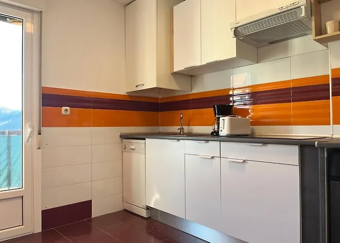 Cozy With Large Balcony In Azkoitia