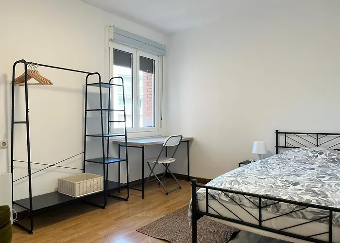 Cozy With Large Balcony In Azkoitia *